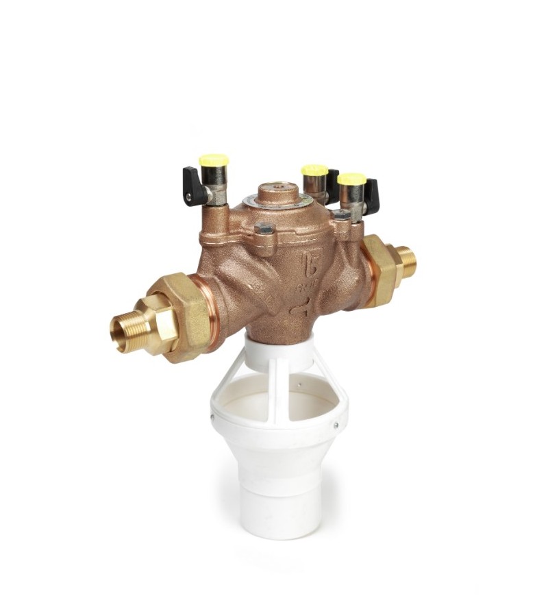 Dual-check backflow preventer with controlled reduced pressure zone. BA type Giacomini R626